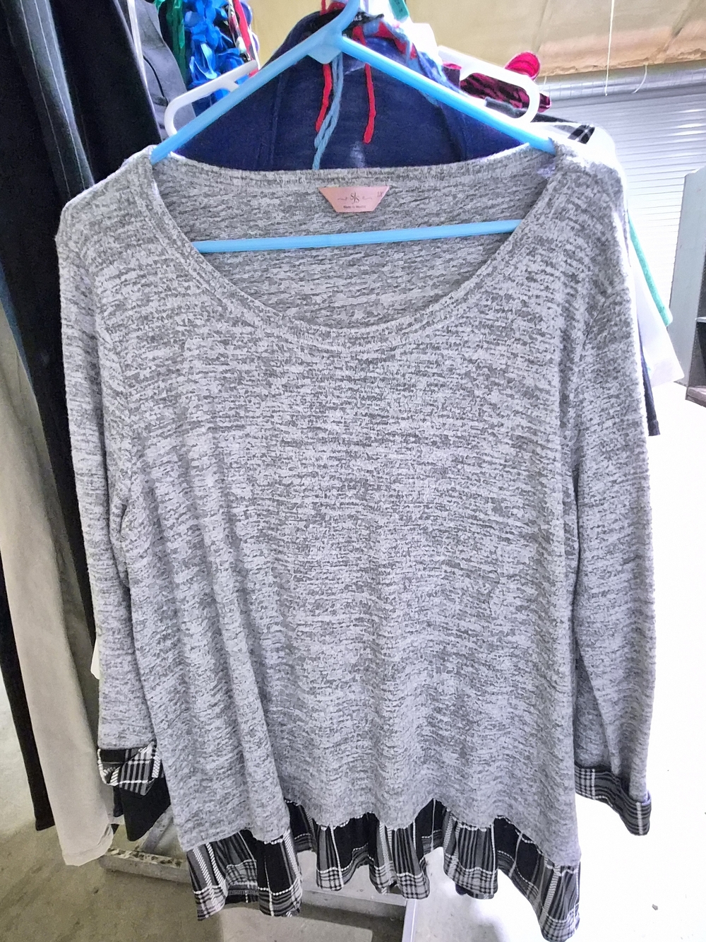SJS Gray Heather Knit Tunic with Black-and-White Plaid Ruffle